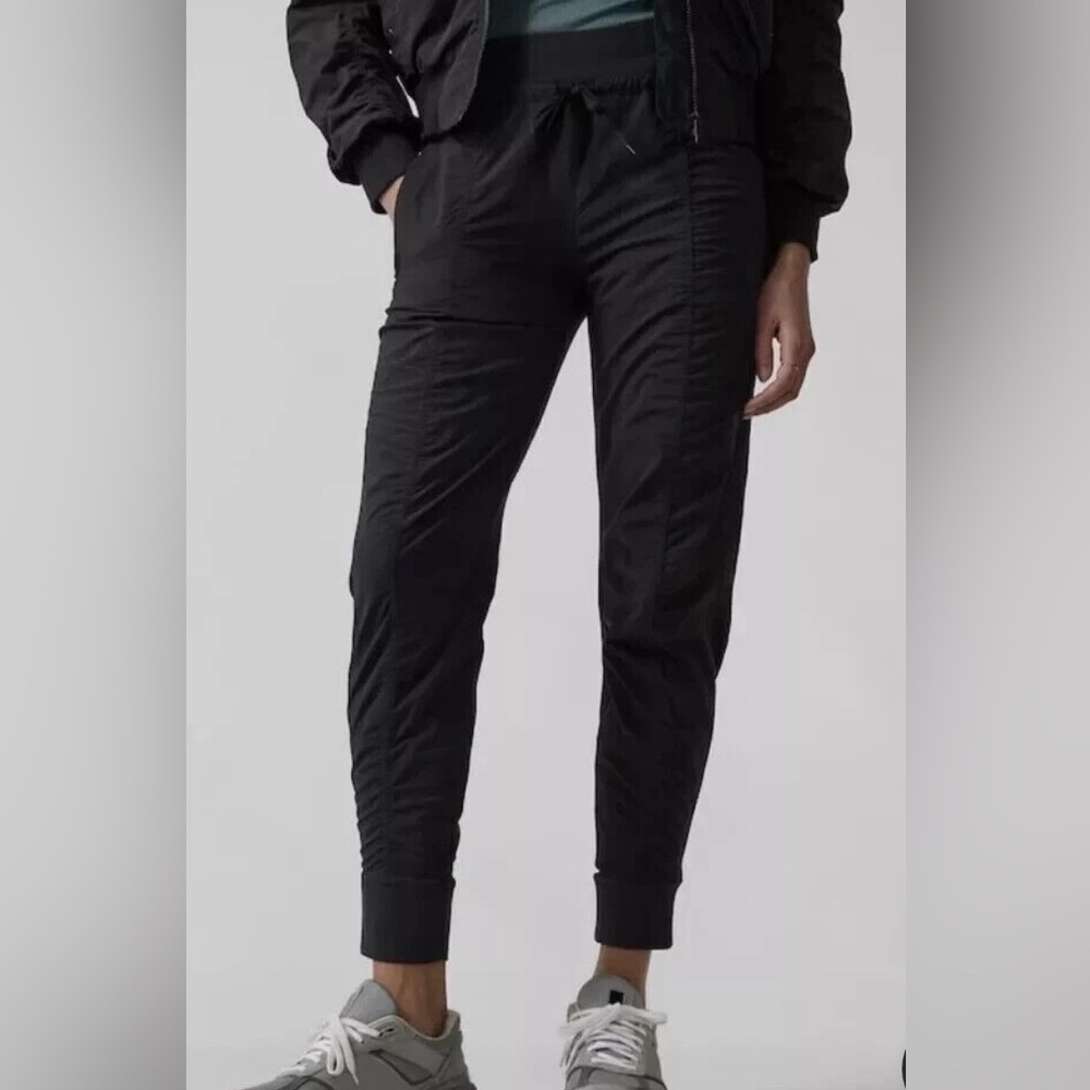 Athleta Attitude II Black Size 6 Joggers